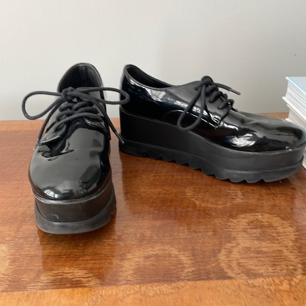 Steve Madden black wedges